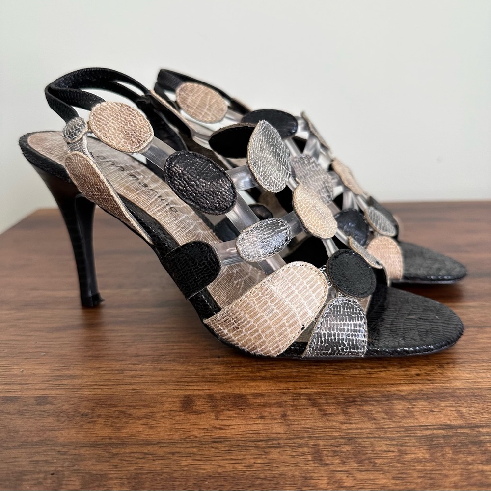Ann Marino Elegant Women's Black and Tan Sandal